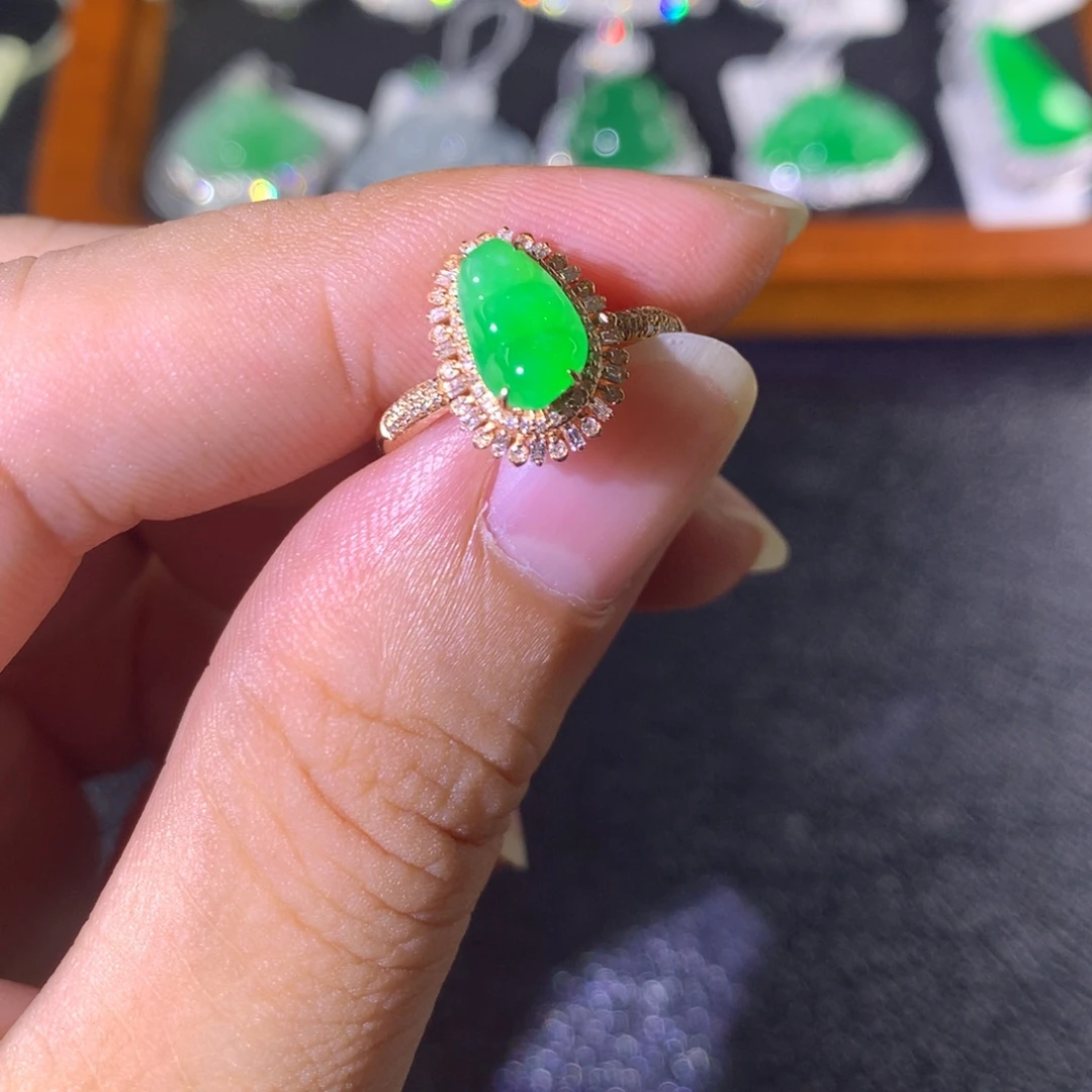 翡翠18K金镶嵌戒指翡翠