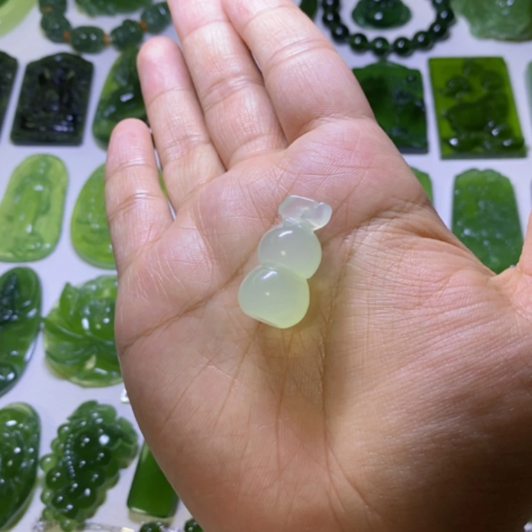 【闪购商品】未镶嵌蛇纹石玉颈饰