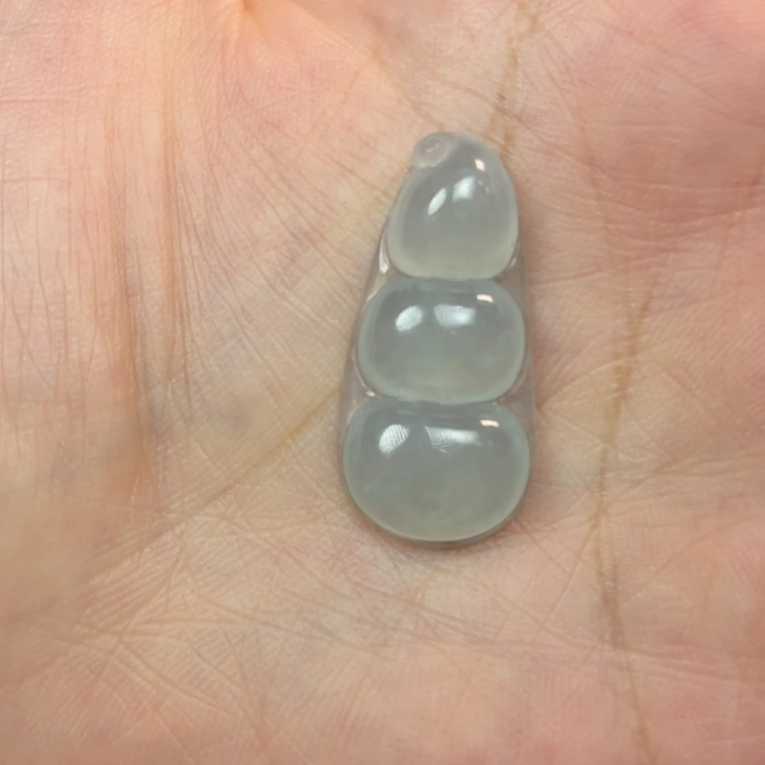 翡翠未镶嵌颈饰冰蓝豆子