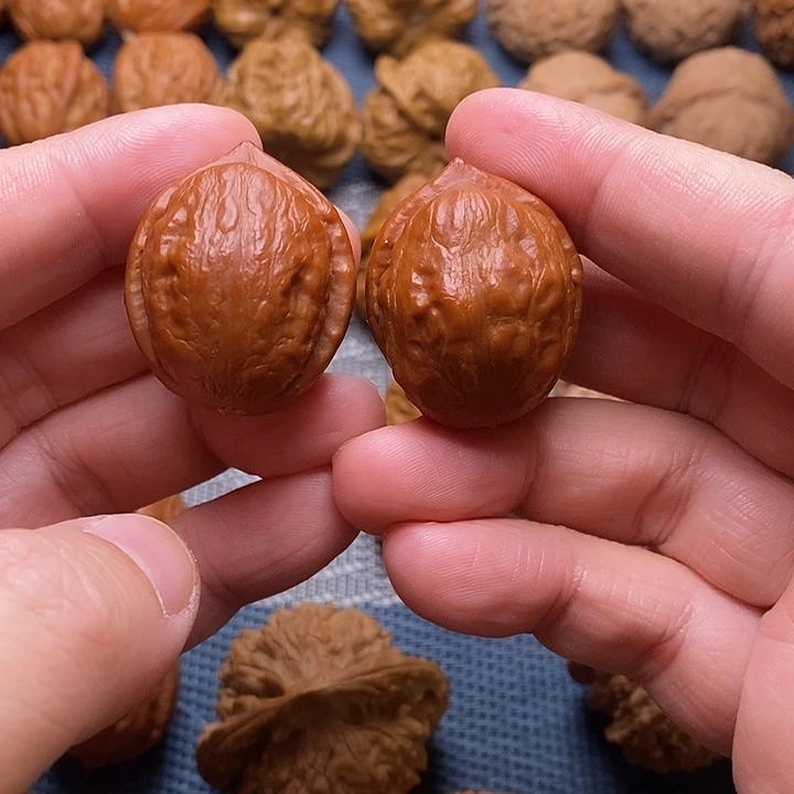 把件文玩核桃水波纹 小手捻 手工精配 无任何添加修整 没有打底