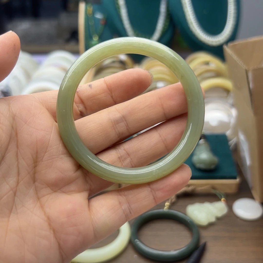 和田玉手镯未镶嵌54.6圈围9299