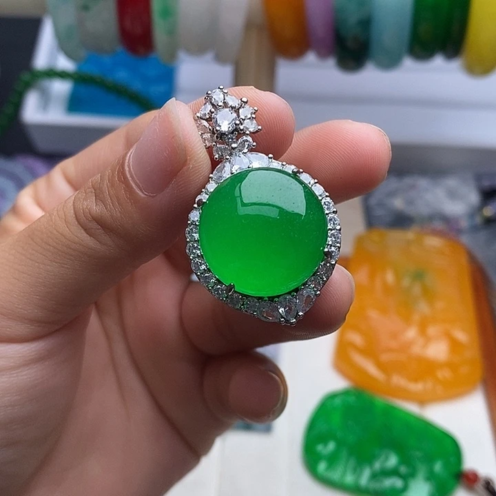 翡翠未镶嵌颈饰370