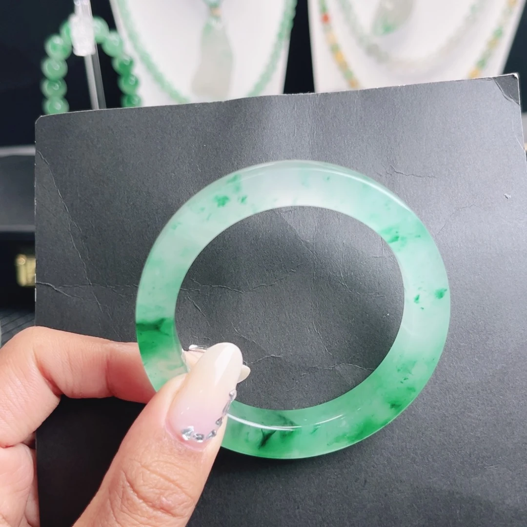 石英质玉未镶嵌手镯