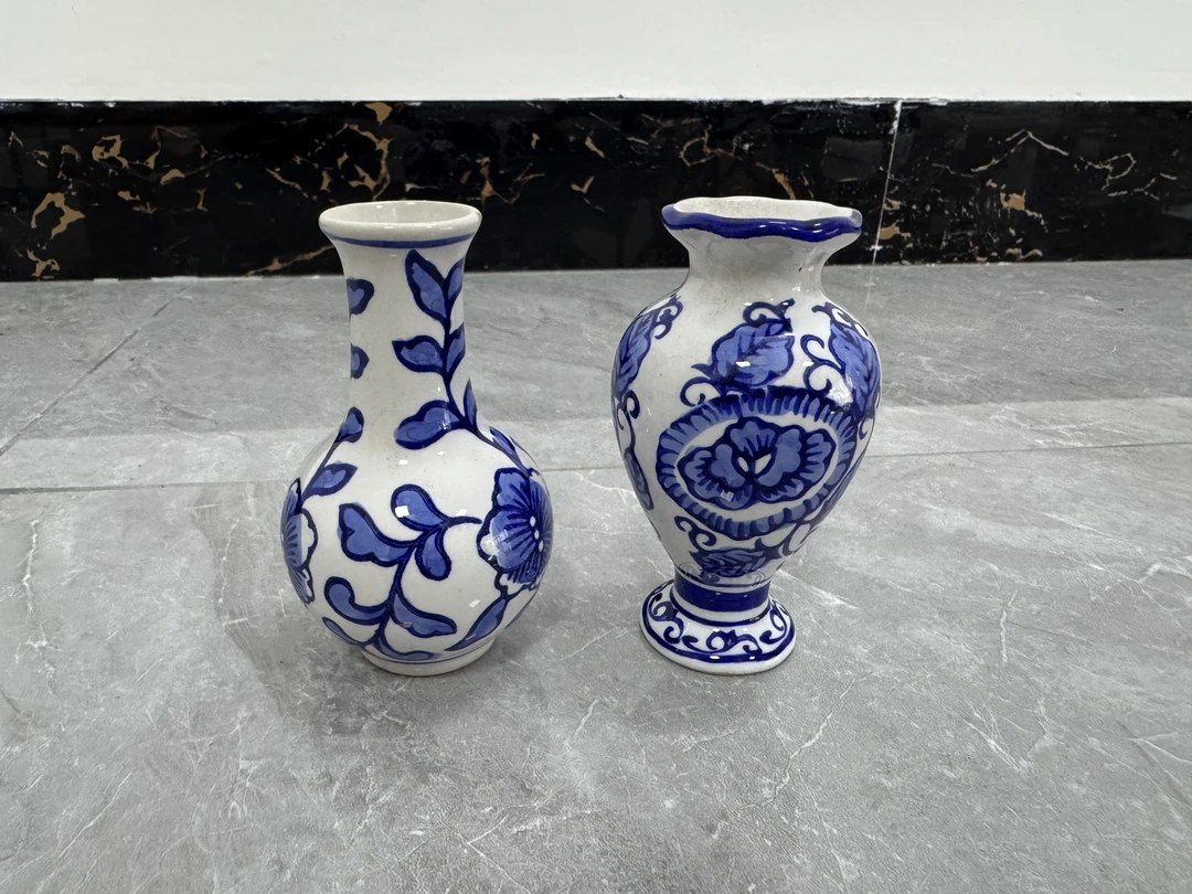 10cm缠枝莲小花瓶