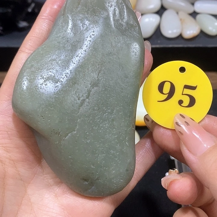 未镶嵌和田玉（糖玉）挂件