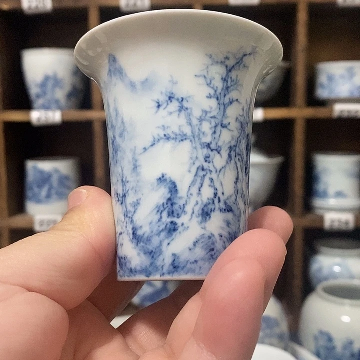 好*哥釉下青花瓷器微瑕闻香杯