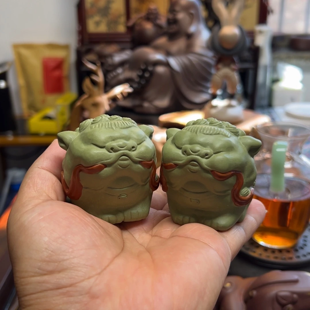 茶宠紫砂紫砂茶宠摆件。