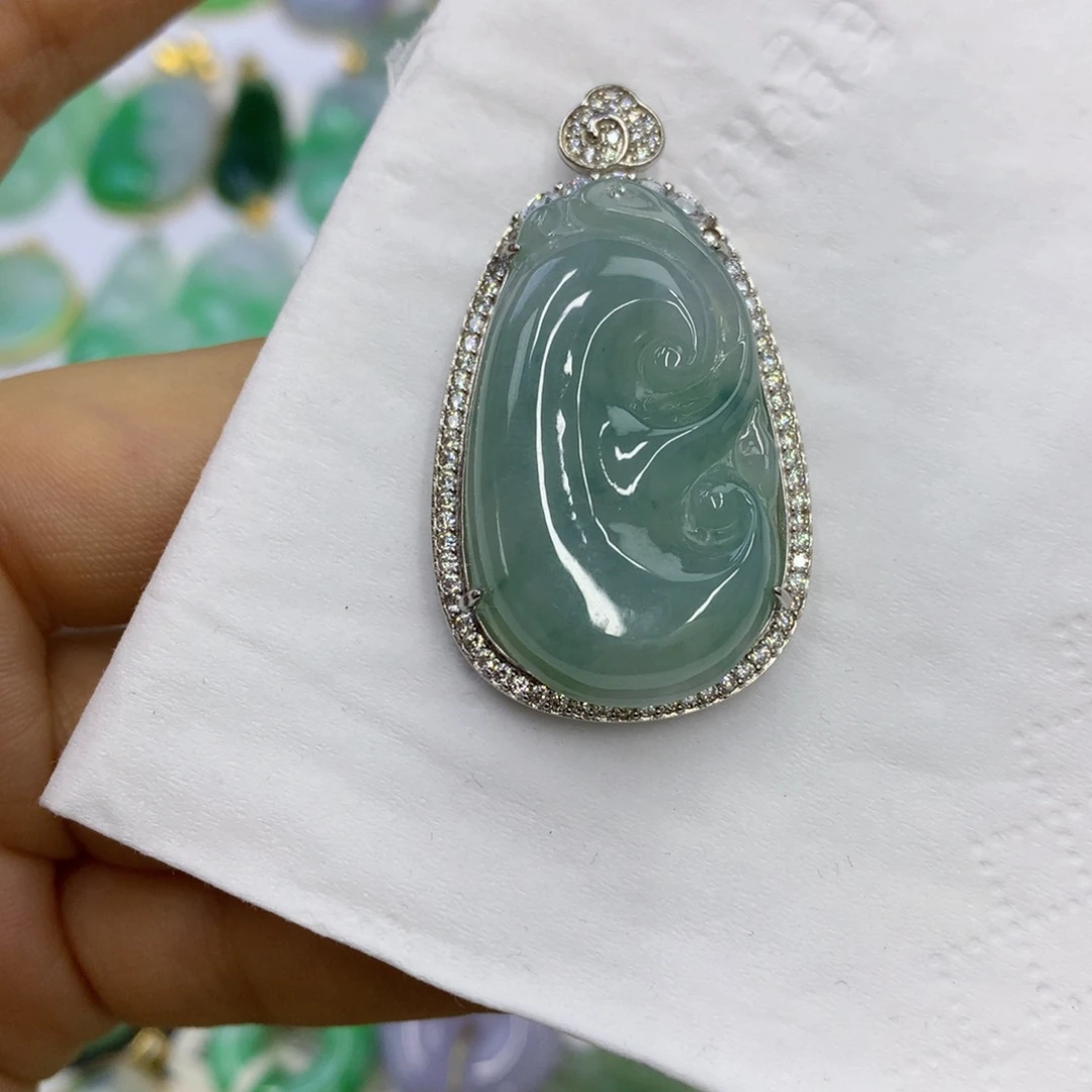 翡翠未镶嵌颈饰翡翠