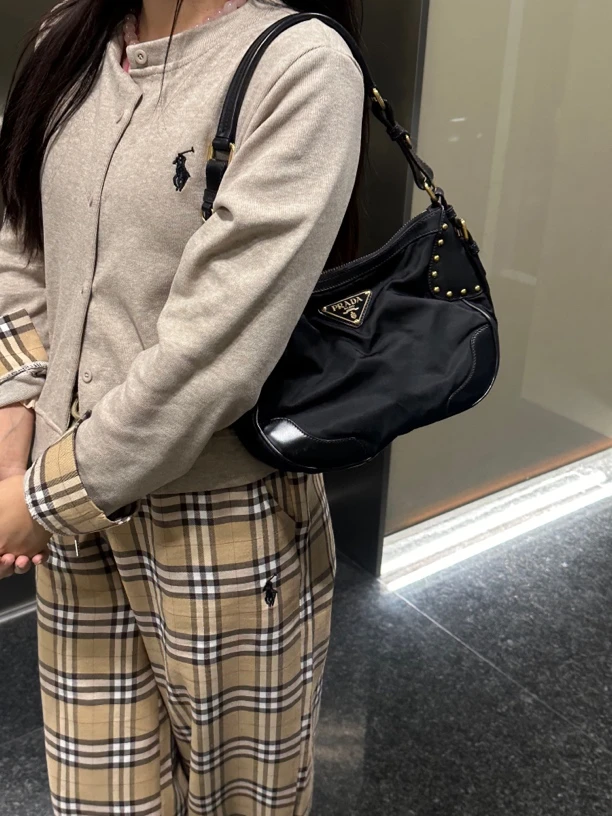 95新 Prada/普拉达 经典黑色尼龙hobo包单肩腋下包简约百搭