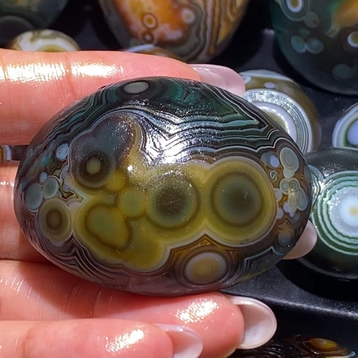 玛瑙/玉髓未镶嵌珠宝奇石49