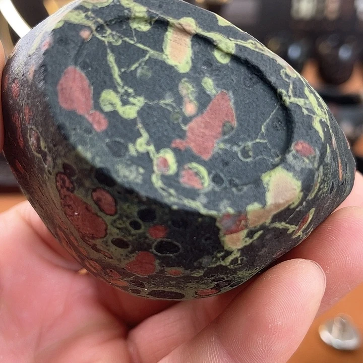 时****回天然安山玉杯子