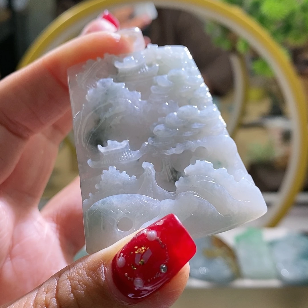 【闪购商品】翡翠颈饰未镶嵌山水