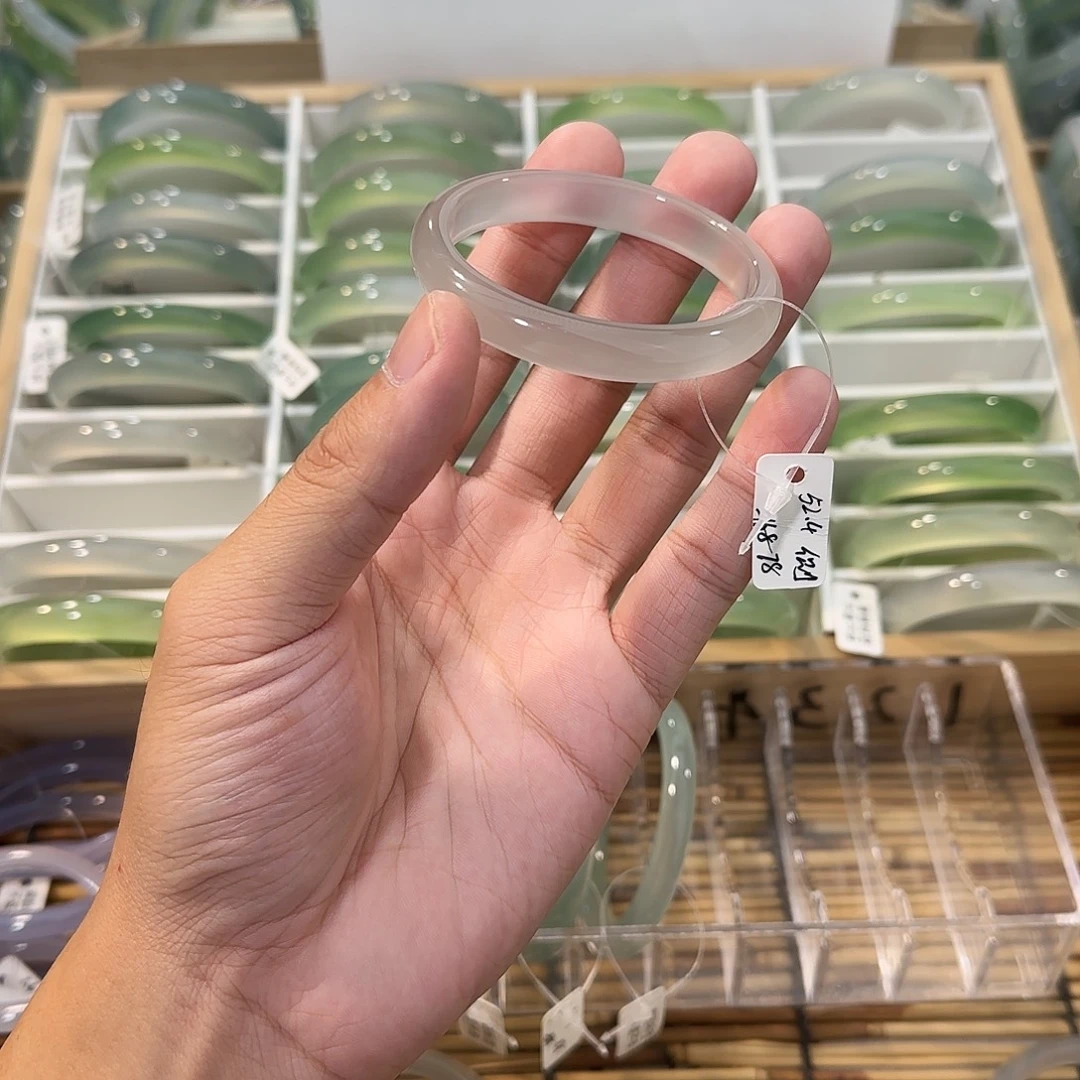 玛瑙/玉髓未镶嵌手镯圈口52.4