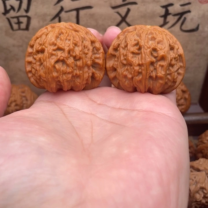 文玩核桃把件43白狮子打底微修