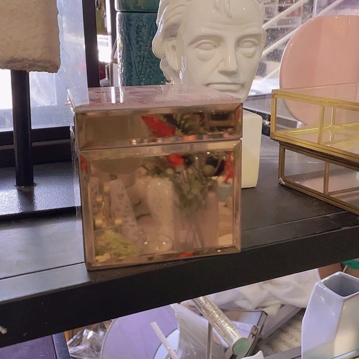 陶瓷花瓶部分（微瑕）