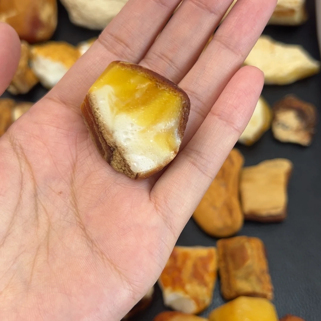 大***手未镶嵌定制琥珀蜜蜡