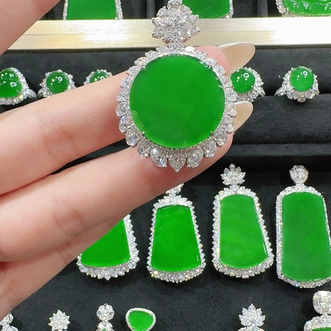 翡翠18K金镶嵌吊坠(不含链)圆牌