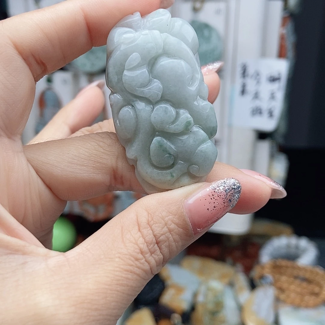 翡翠颈饰未镶嵌翡翠
