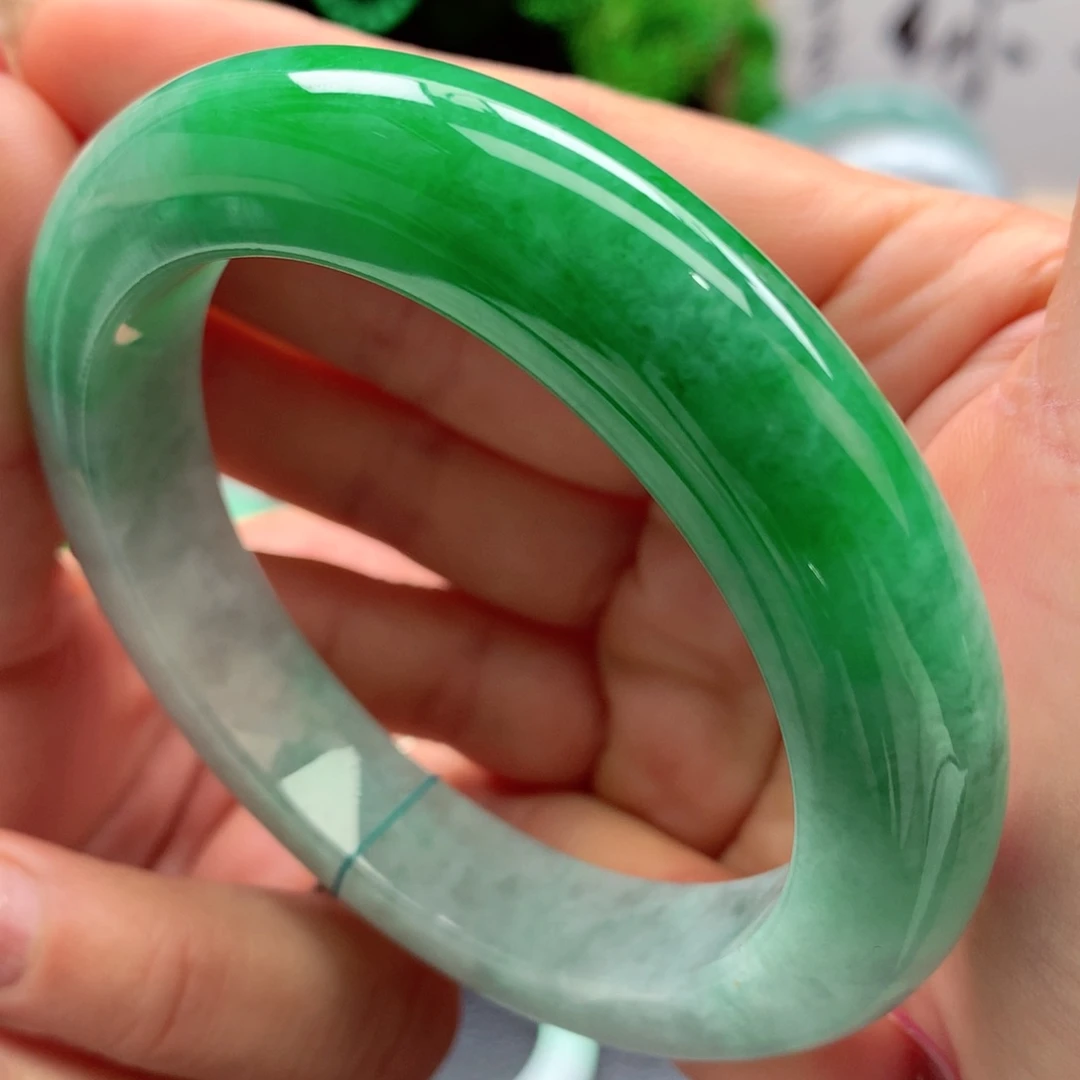 未镶嵌手镯翡翠齐*付订金2万，未付4.88万