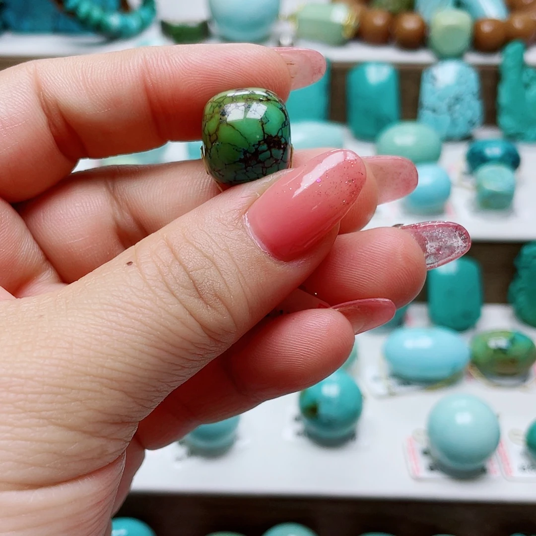 绿松石未镶嵌摆件