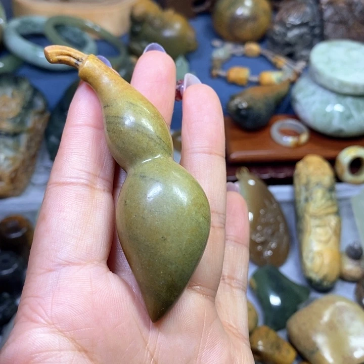 岫岩河磨玉（透闪石质玉）未镶嵌把件