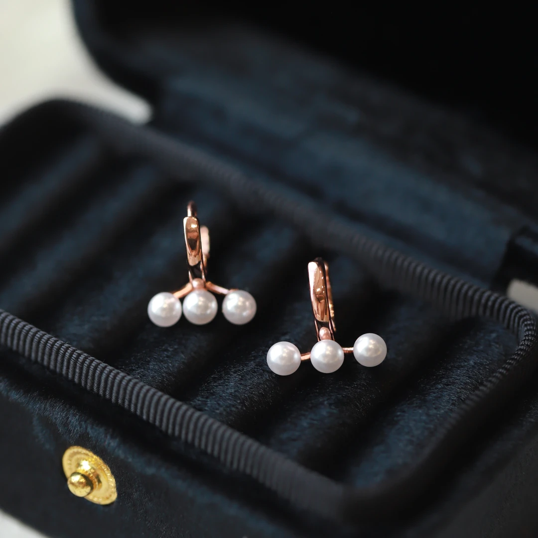 合金仿珍珠耳饰 适合冬季的耳环2025新款爆款小众高级感圈圈耳扣