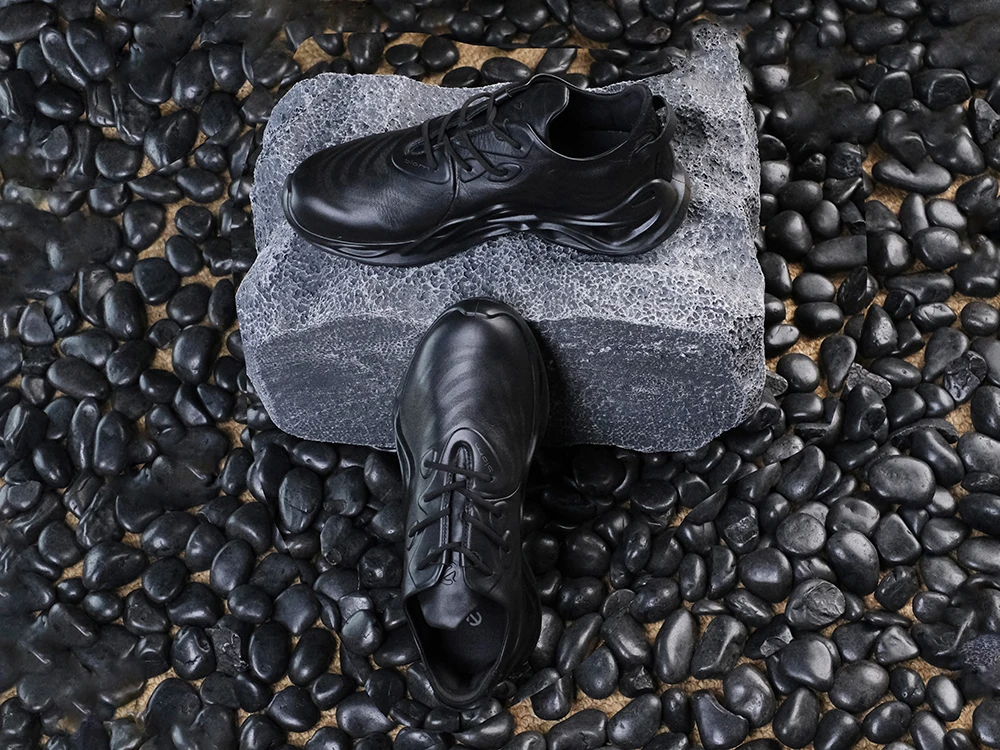 Ecco/爱步运动休闲男鞋纯色百搭潮流舒适时尚跑步鞋BIOM 825634