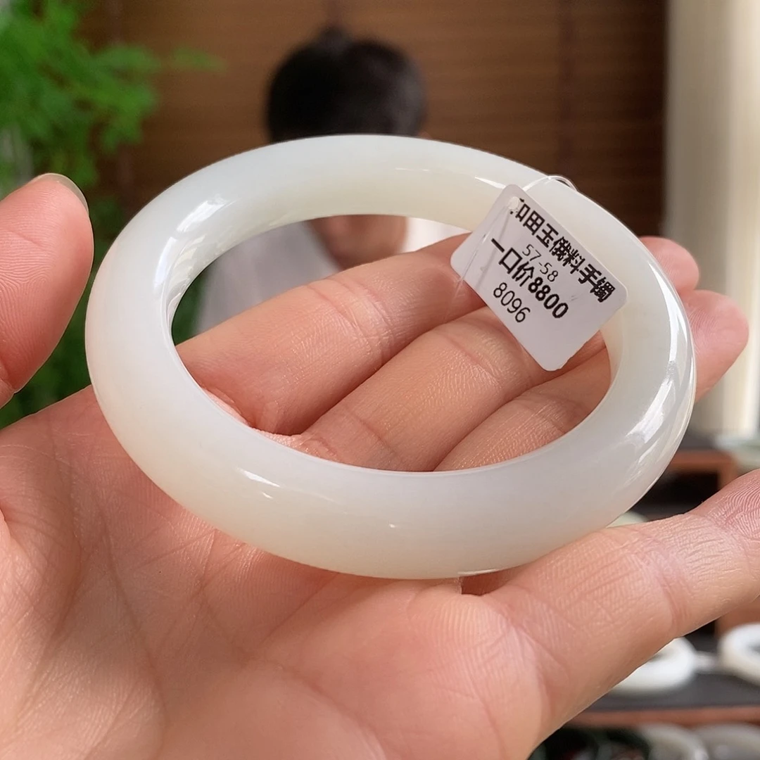 和田玉手镯未镶嵌8096