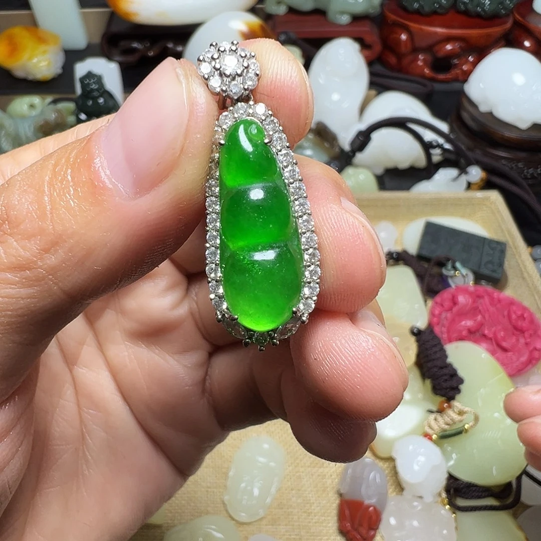 翡翠未镶嵌挂件精品