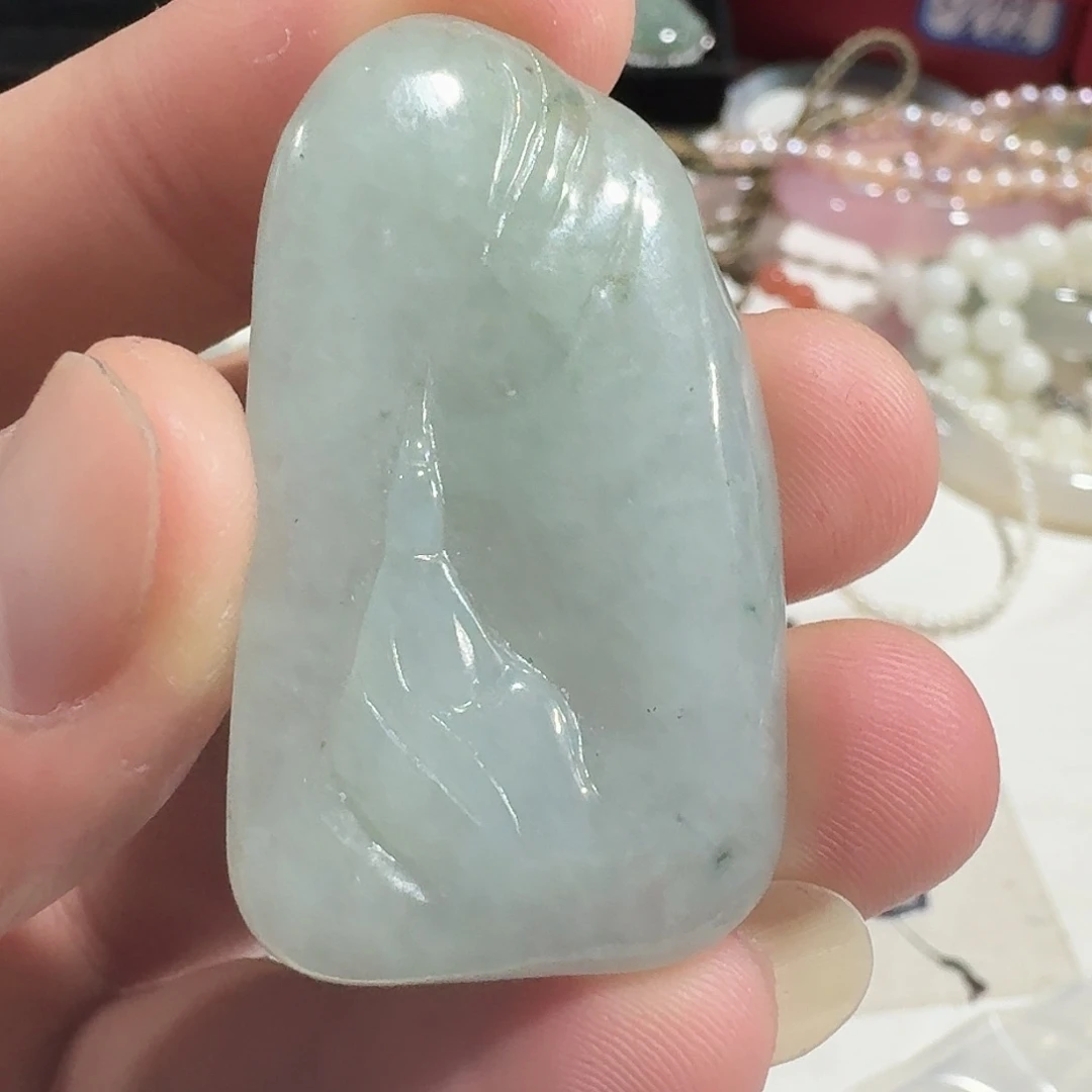 翡翠未镶嵌颈饰悟道