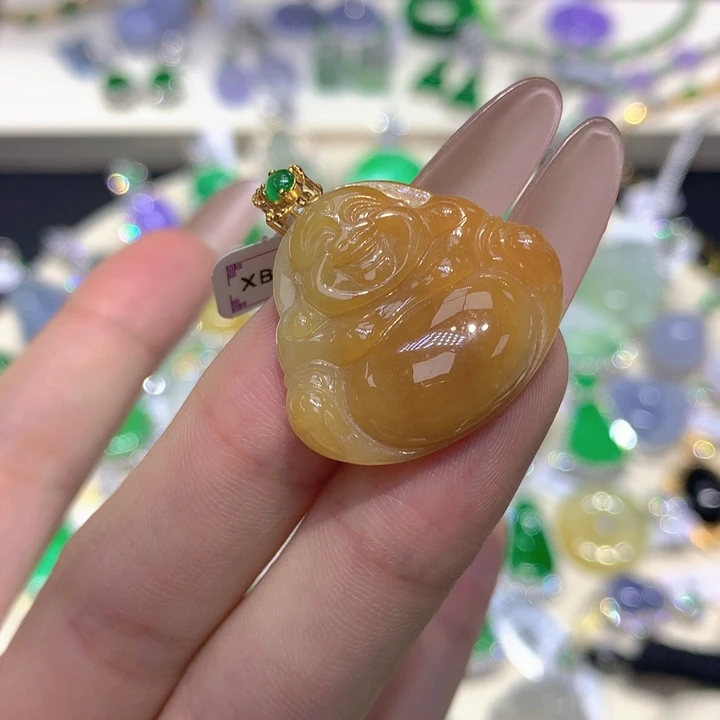 翡翠18K金镶嵌颈饰