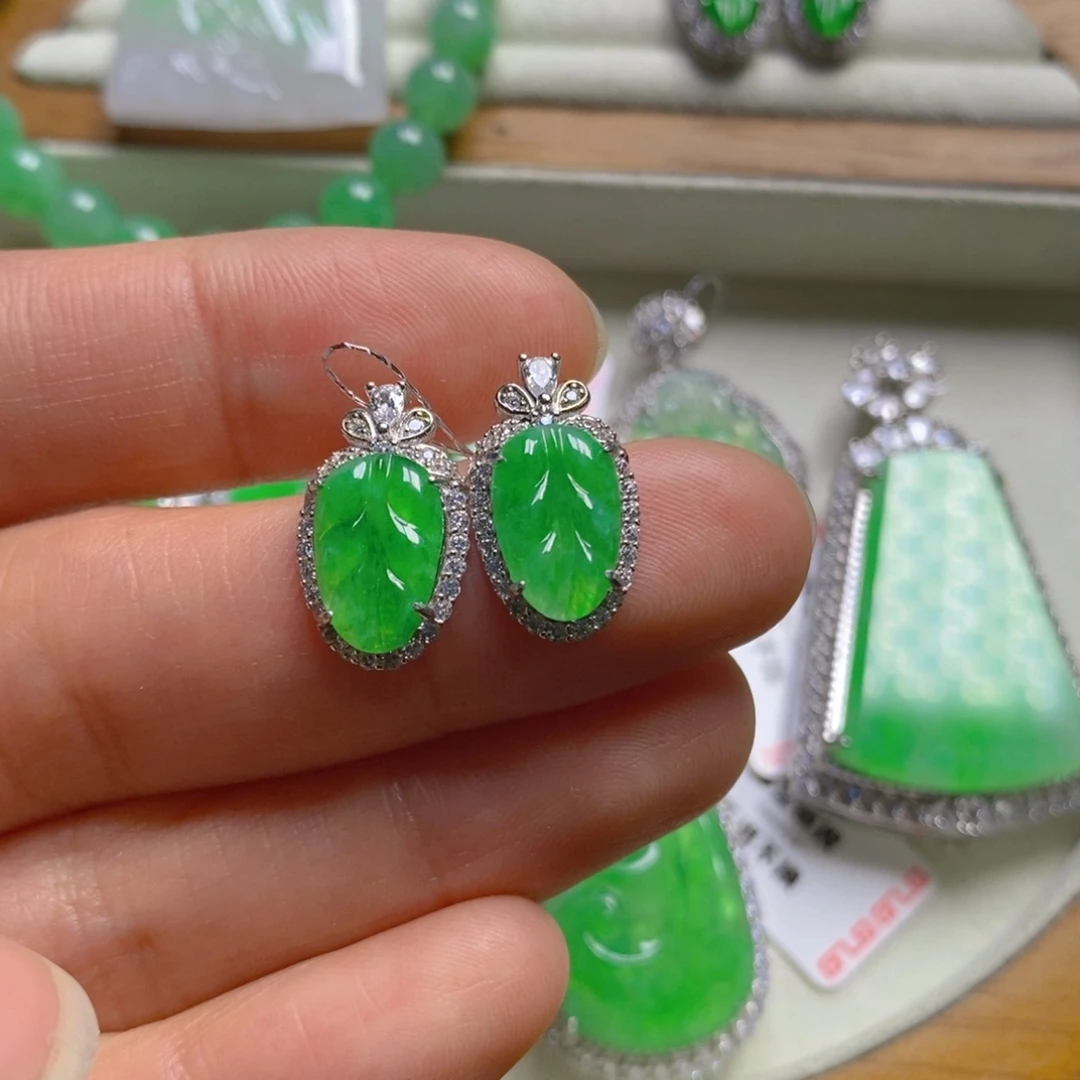 翡翠颈饰银S925镶嵌树叶耳钉