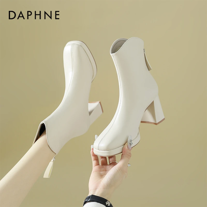 达芙妮高跟短靴女2025新款秋季爆款白色粗跟瘦瘦靴百搭马丁靴女靴