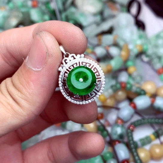 翡翠吊坠(不含链)未镶嵌