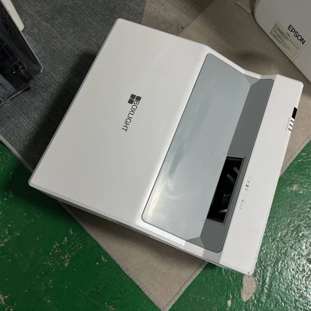 8新  二手保视来5560超短焦投影机（运费自理）