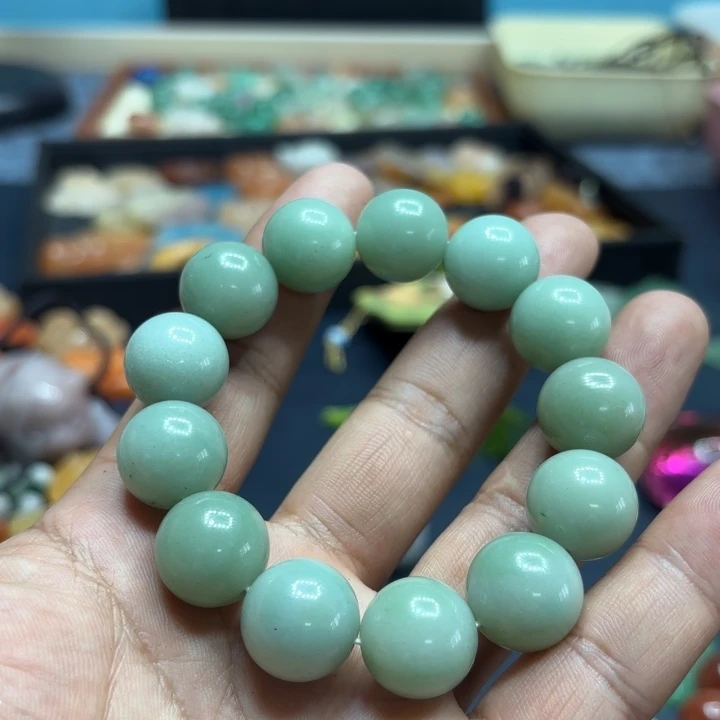 苏***月石英岩玉合金颈饰