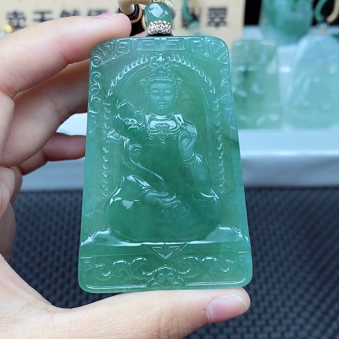 明***日翡翠未镶嵌颈饰翡翠