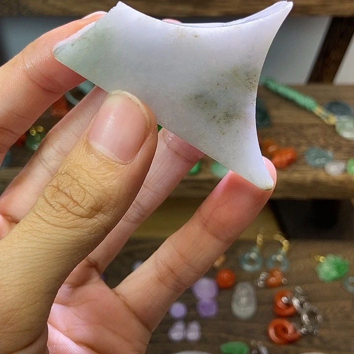 翡翠未镶嵌颈饰1245663334