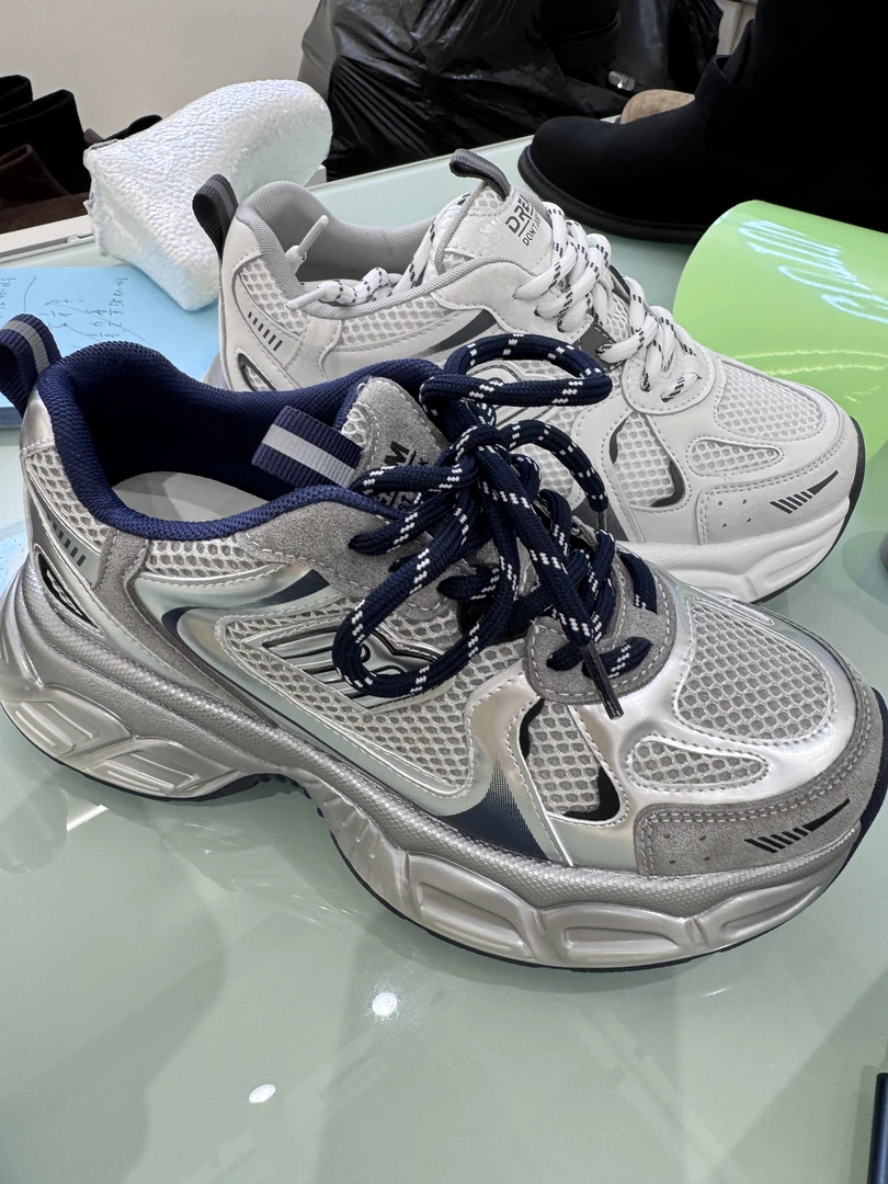 18307  时尚百搭休闲鞋