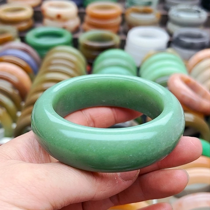 未镶嵌手镯（圆镯）石英质玉