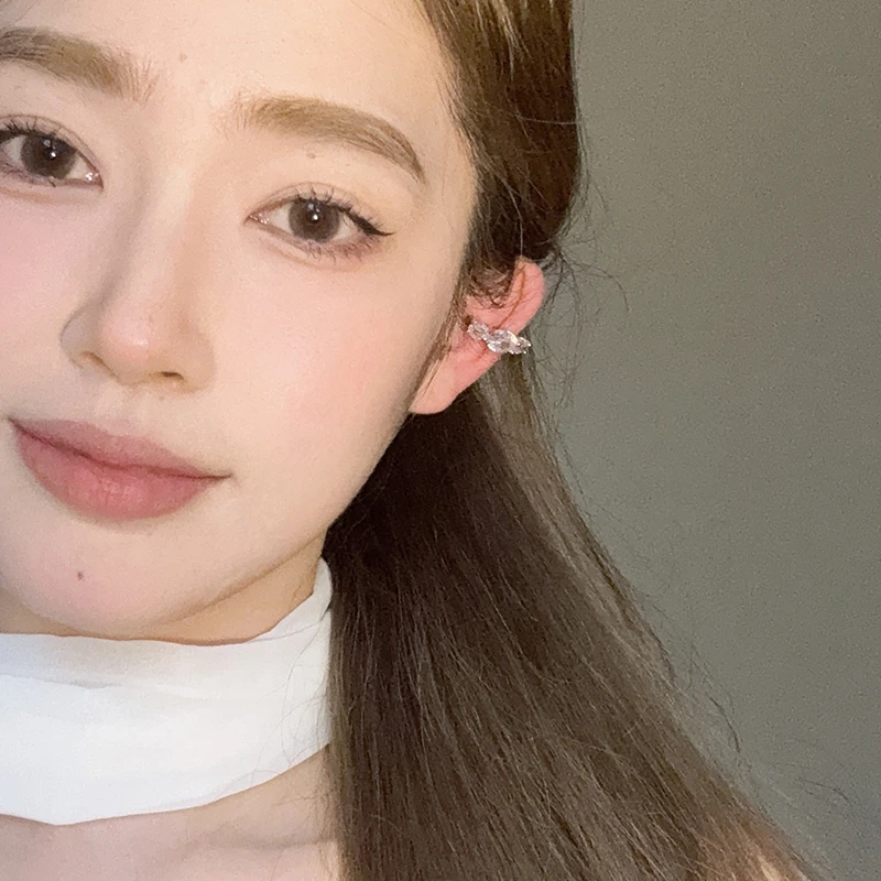 oushipei/欧诗佩 铜合金合成锆石耳饰 轻奢简约闪钻耳骨夹耳夹女