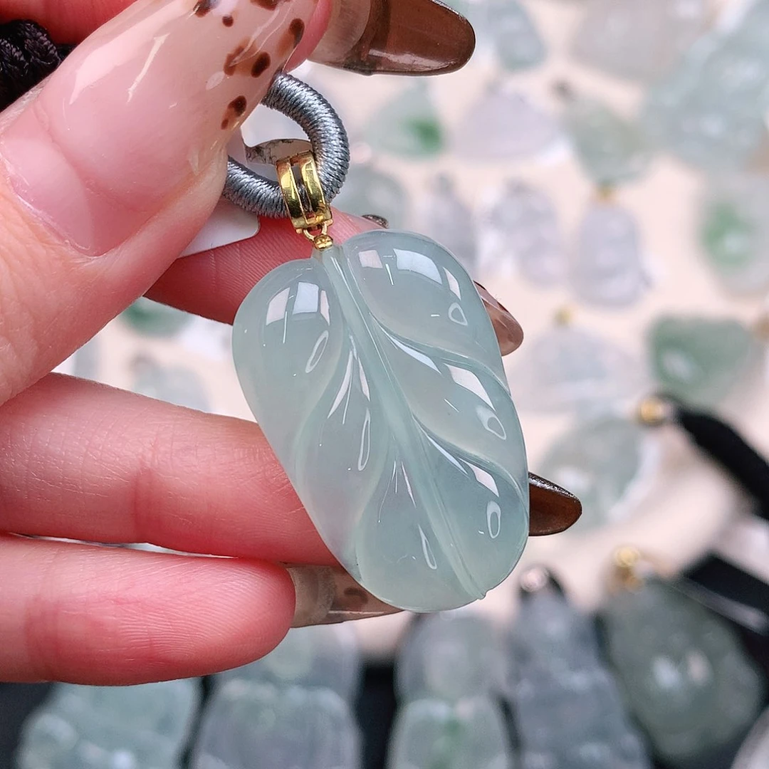 翡翠颈饰18K金镶嵌冰绿叶38.5、31、20.5、5.3