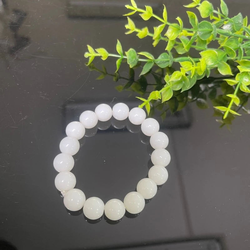 羊油白色气质款手串送礼物