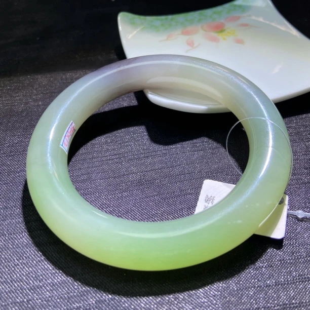 天然和田玉三色带翠带紫胖圆条5859