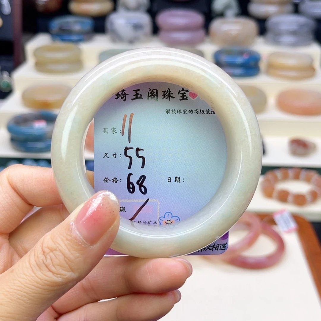 【闪购商品】石英质玉手镯未镶嵌