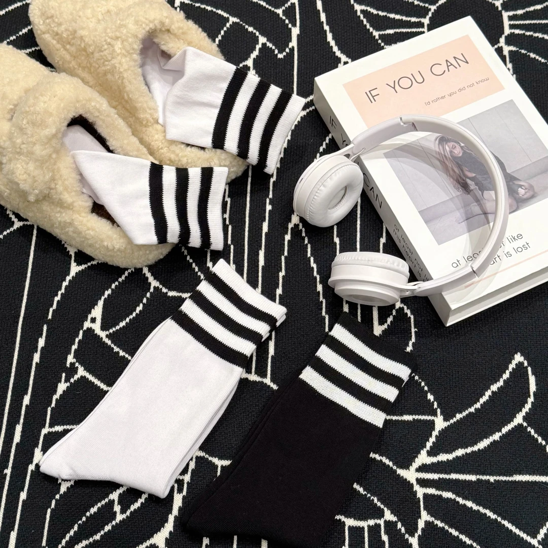 【拍一发三】中筒袜外穿潮流条纹男女情侣同款运动袜子02--1