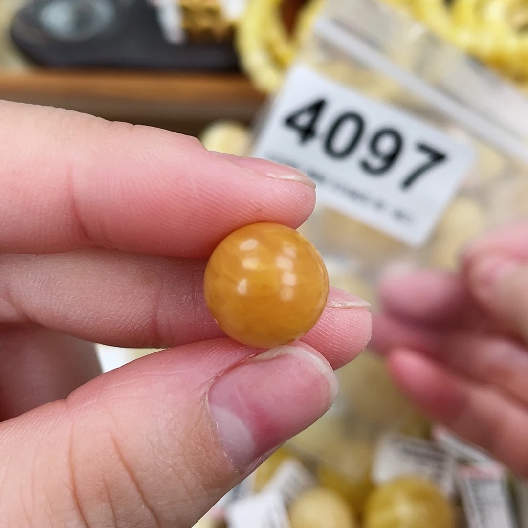 蜜蜡未镶嵌珠宝奇石13