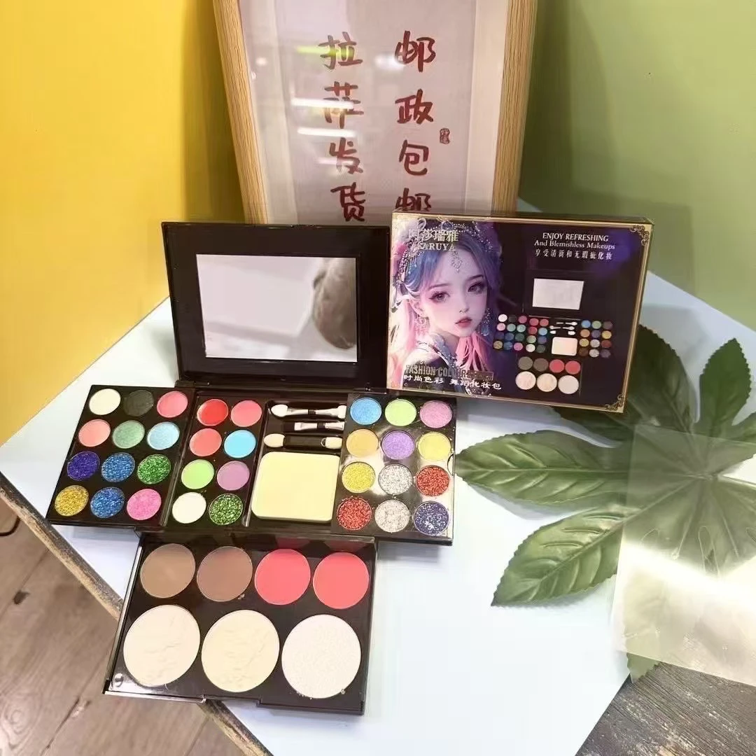 39色珠光眼影盘含腮红粉饼适合六一舞台妆的