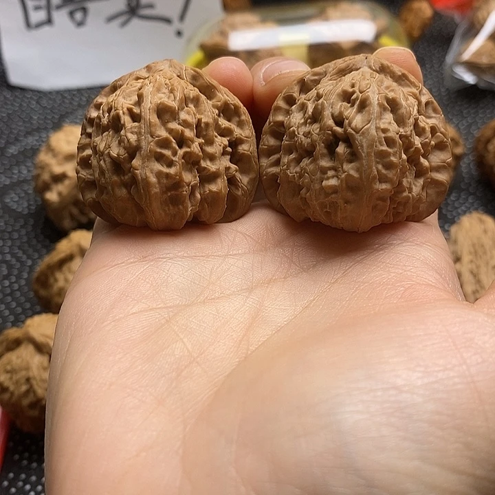 吊坠文玩核桃三角白39