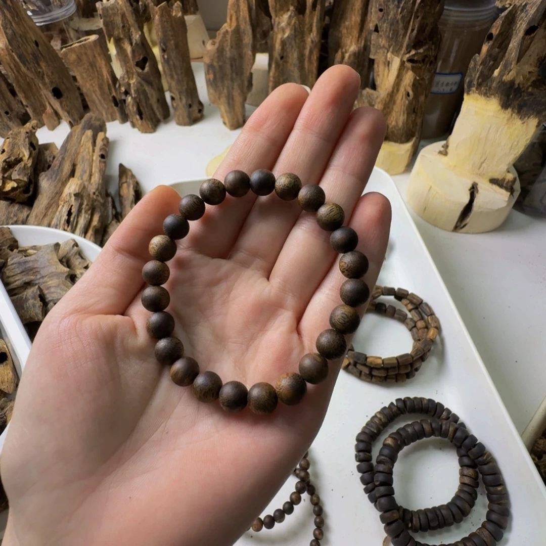 沉香碎屑沉香如*透顶绿5.7克0.8